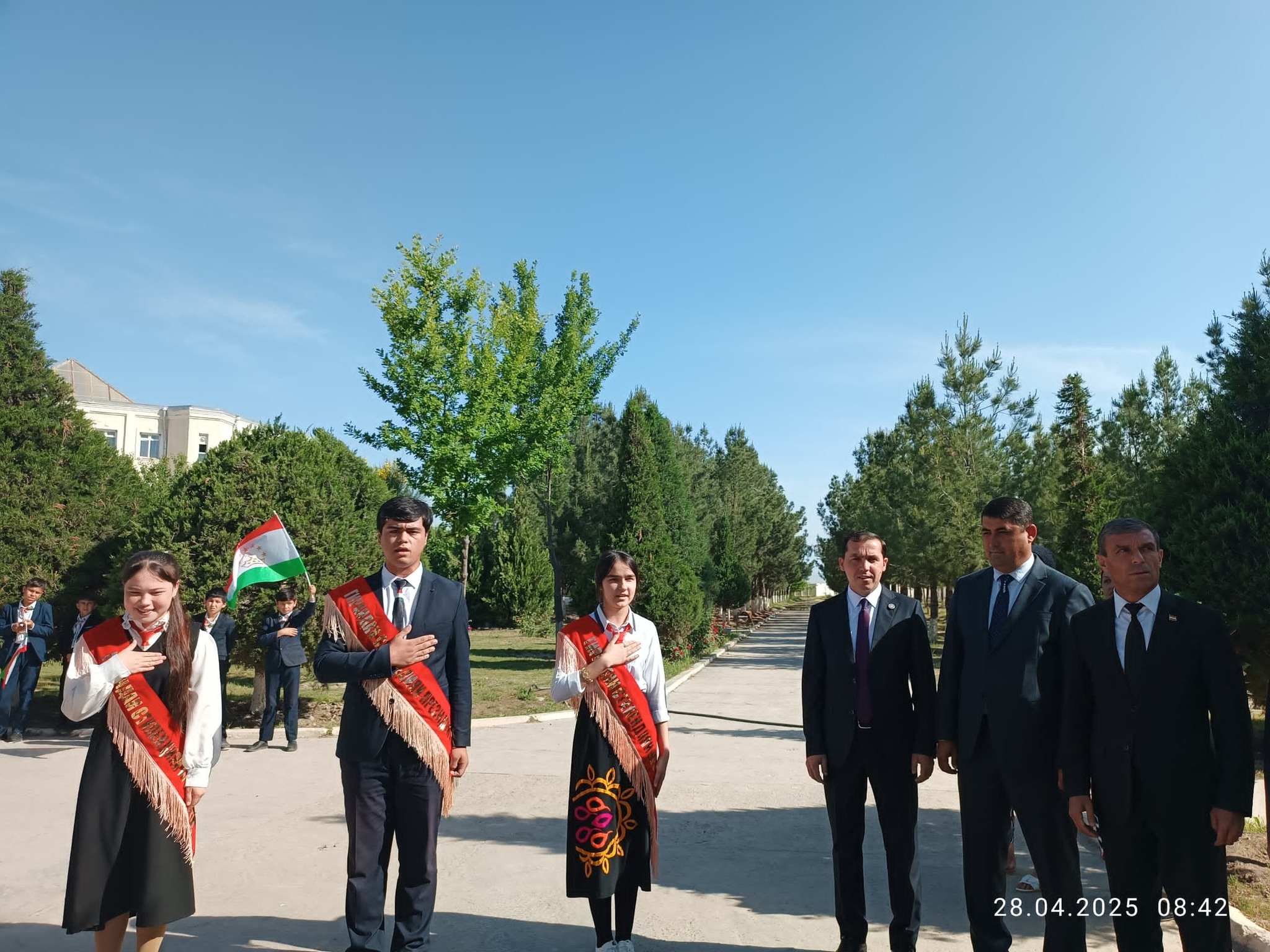﻿НОМОВАРОН: ПАЗИРОӢ АЗ ҒОЛИБОНИ ОЛИМПИАДАҲОИ ФАННӢ img