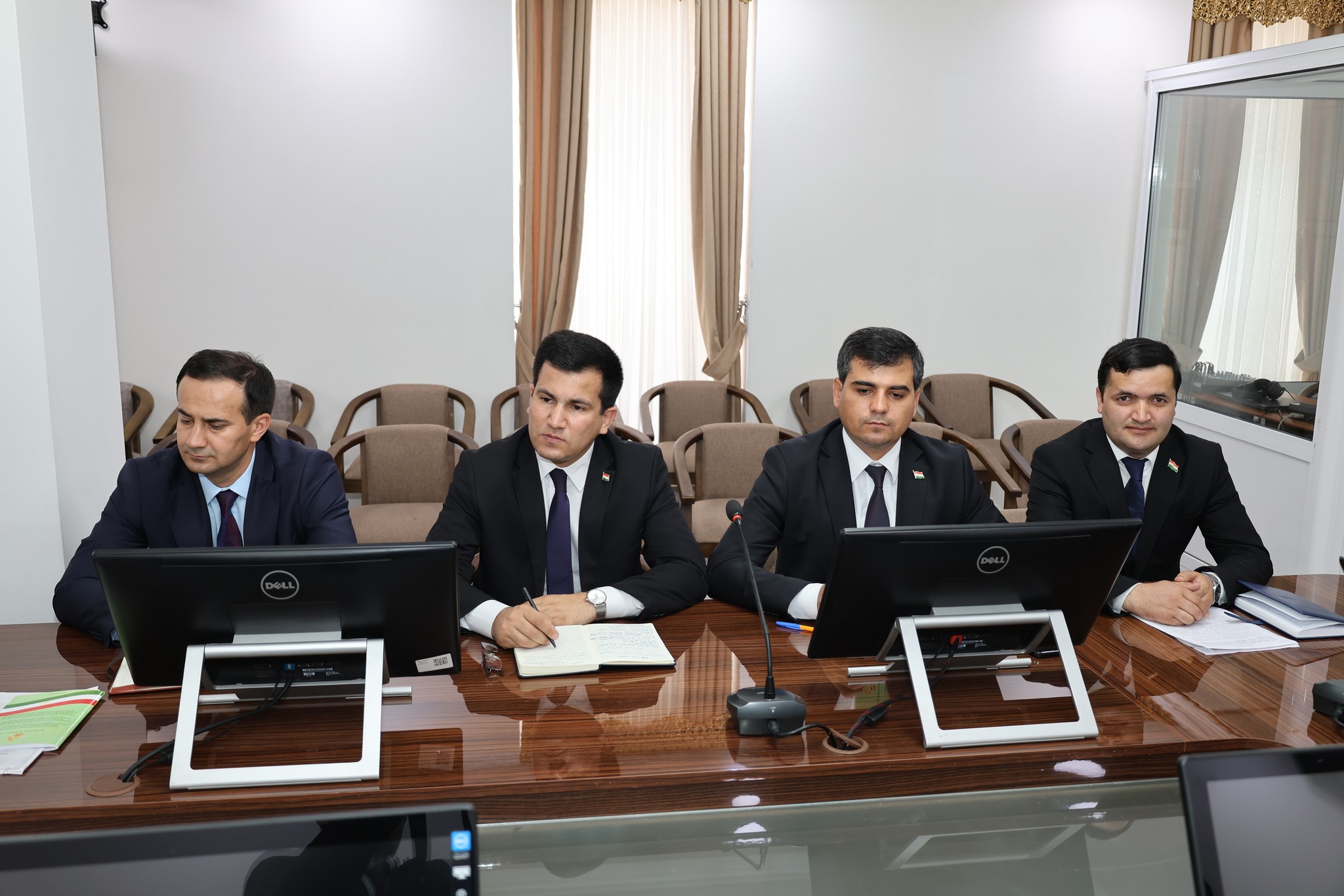 ﻿ҶАЛАСАИ КОРӢ ВОБАСТА БА БАРРАСИИ СТРАТЕГИЯҲО img