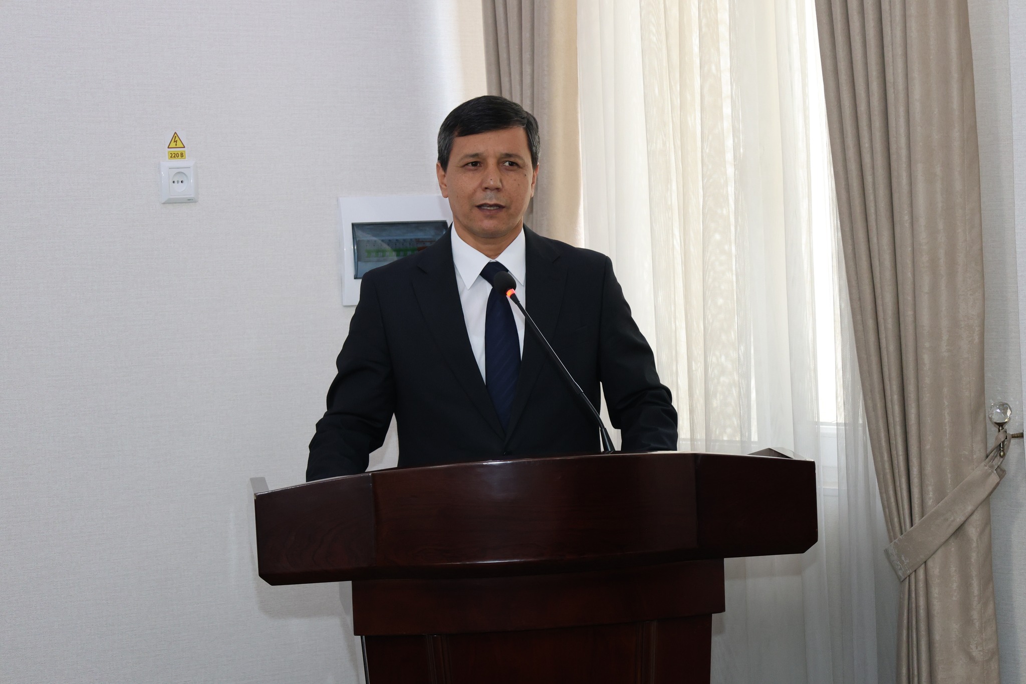 ﻿ҲАМОИШИ ИЛМӢ-НАЗАРИЯВӢ БАХШИДА БА РӮЗИ ҶАВОНОНИ ТОҶИКИСТОН img