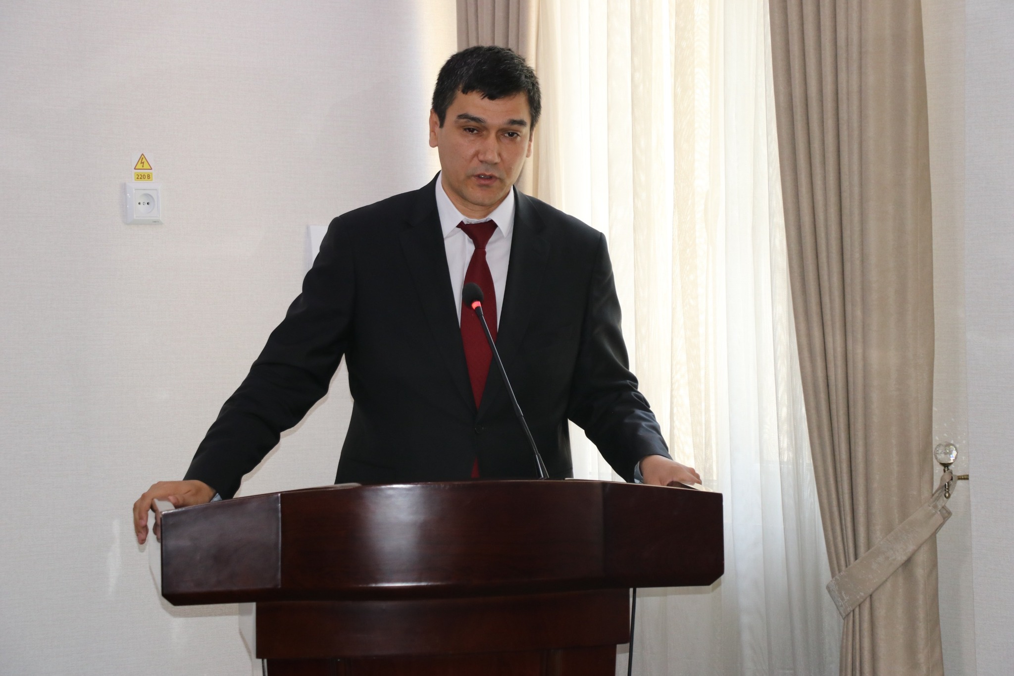 АЗ ВАҲДАТ ТО ШУКУФОӢ  КОНФЕРЕНСИЯИ ИЛМӢ -НАЗАРИЯВӢ БАХШИДА БА РӮЗИ ВАҲДАТИ МИЛЛӢ ДАР ВАЗОРАТ img