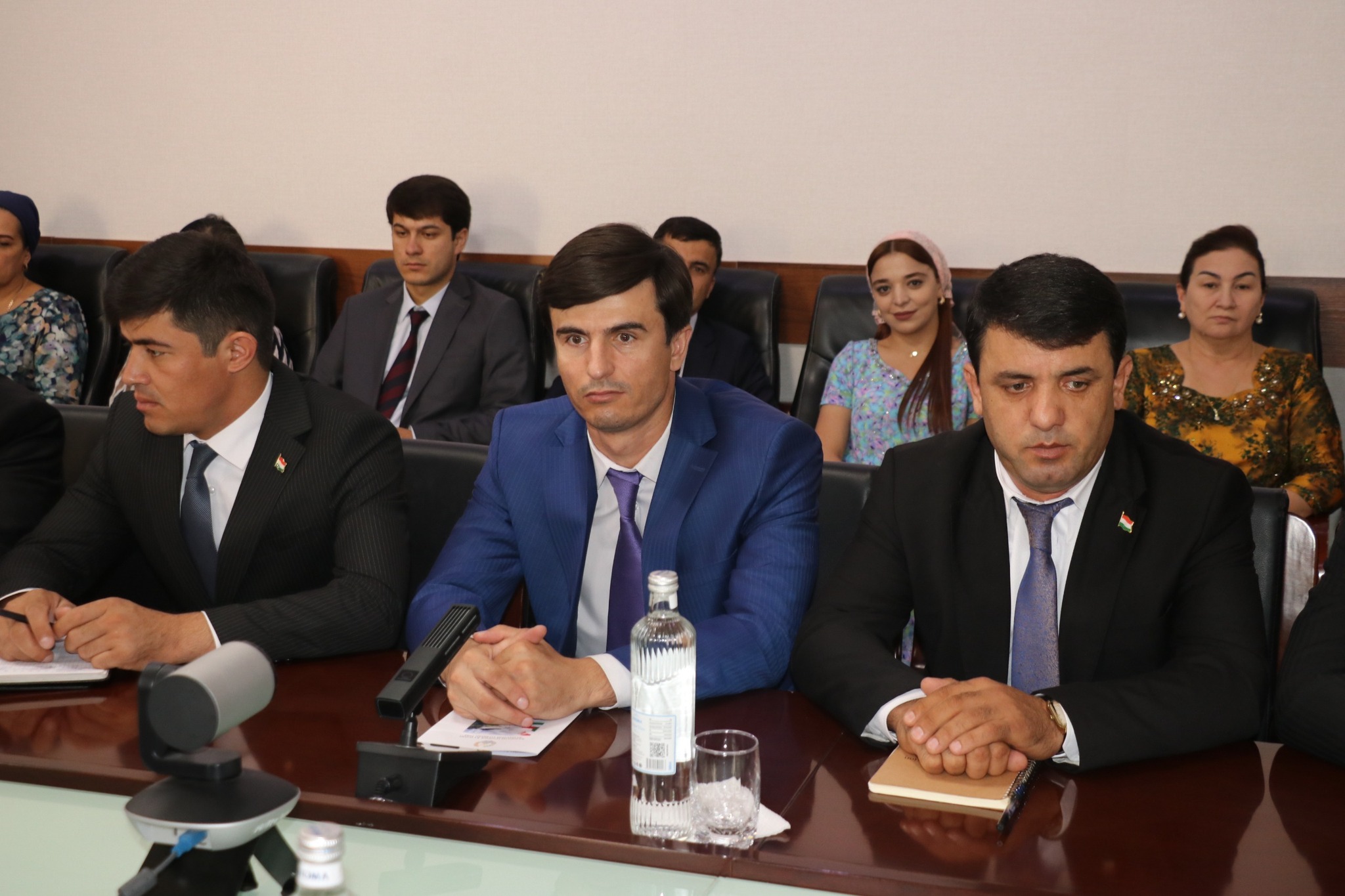 АЗ ВАҲДАТ ТО ШУКУФОӢ  КОНФЕРЕНСИЯИ ИЛМӢ -НАЗАРИЯВӢ БАХШИДА БА РӮЗИ ВАҲДАТИ МИЛЛӢ ДАР ВАЗОРАТ img
