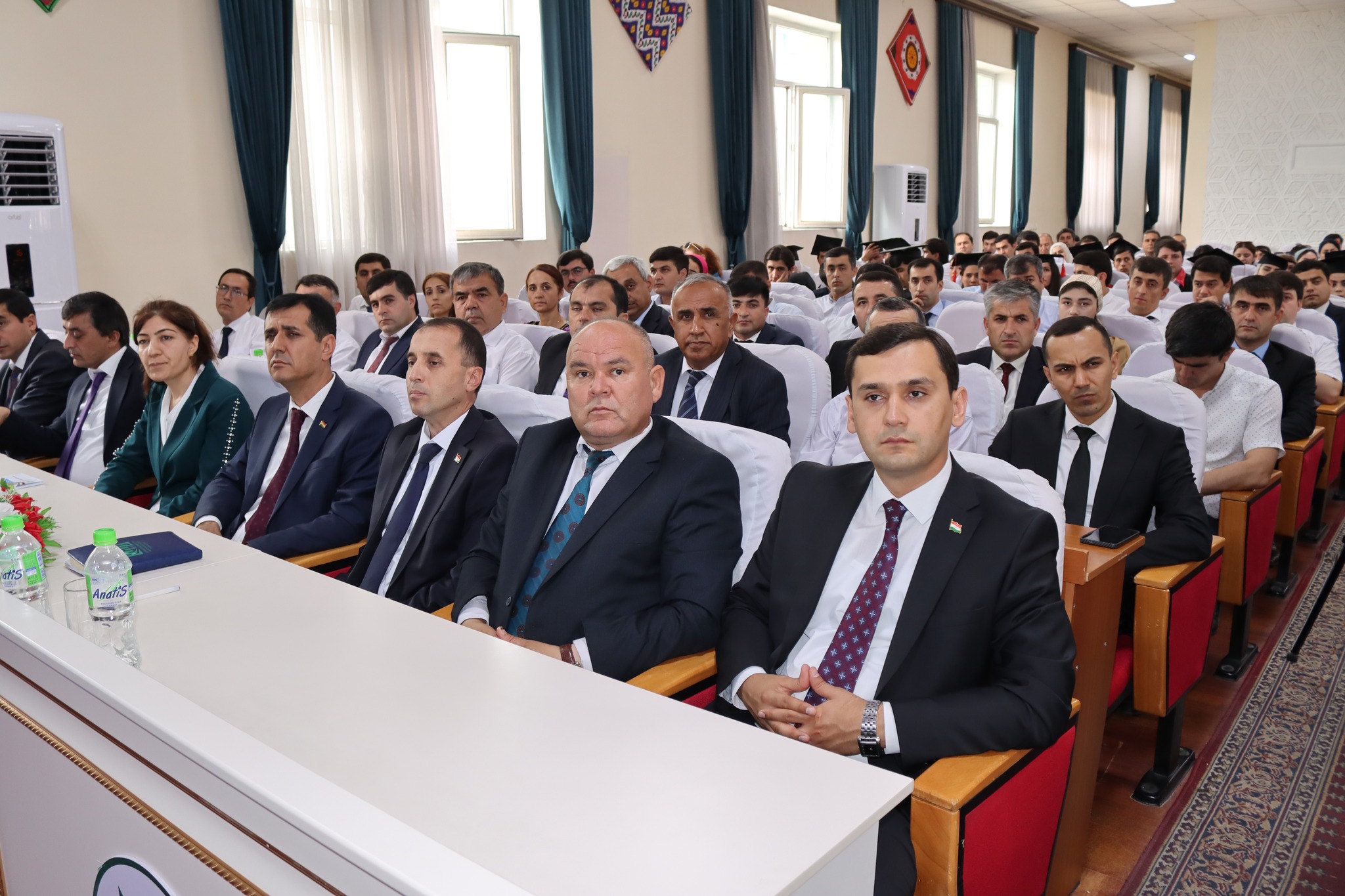 ﻿МАРОСИМИ ТАҚДИМИ ДИПЛОМҲОИ АЪЛО ДАР ДДМИТ img