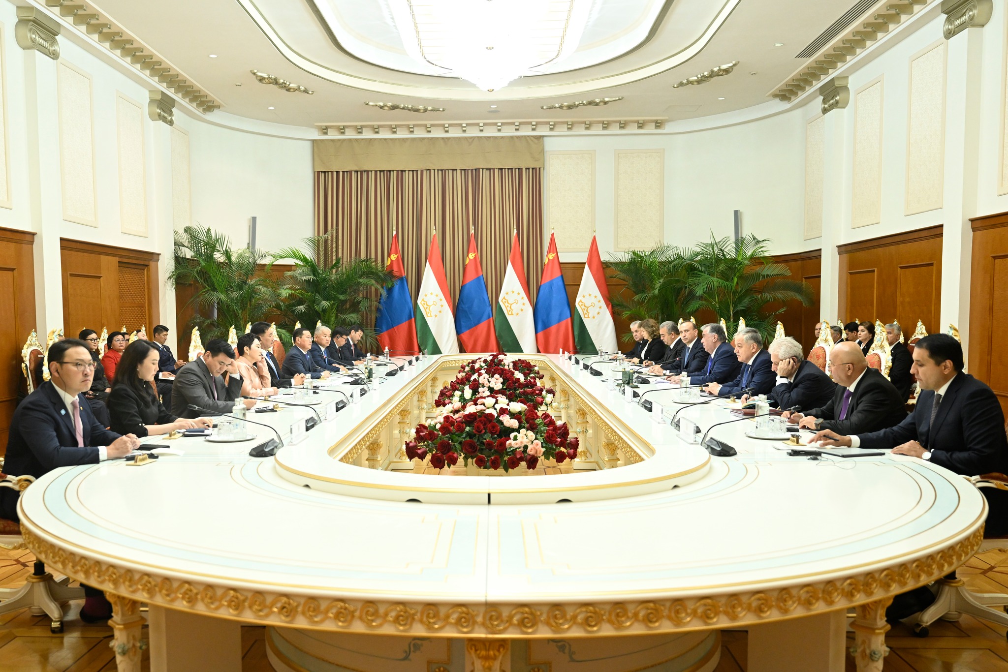 ﻿Мулоқоту музокироти сатҳи олии Тоҷикистон ва Муғулистон дар Қасри миллат img