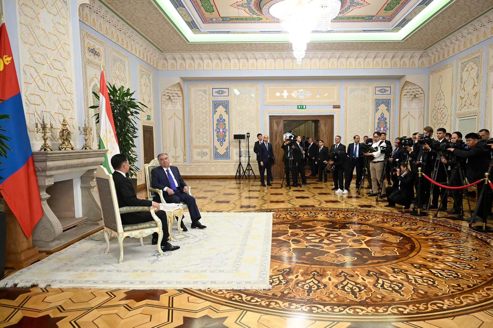 ﻿Мулоқоту музокироти сатҳи олии Тоҷикистон ва Муғулистон дар Қасри миллат img