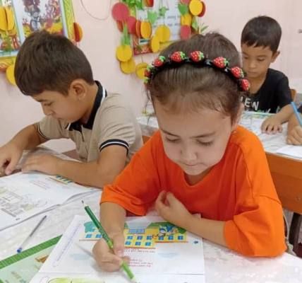 ОМОДАГӢ БА СОЛИ НАВИ ТАҲСИЛ. Дар Гулистон давраи мутобиқшавии хонандагони синфи якум идома дорад img