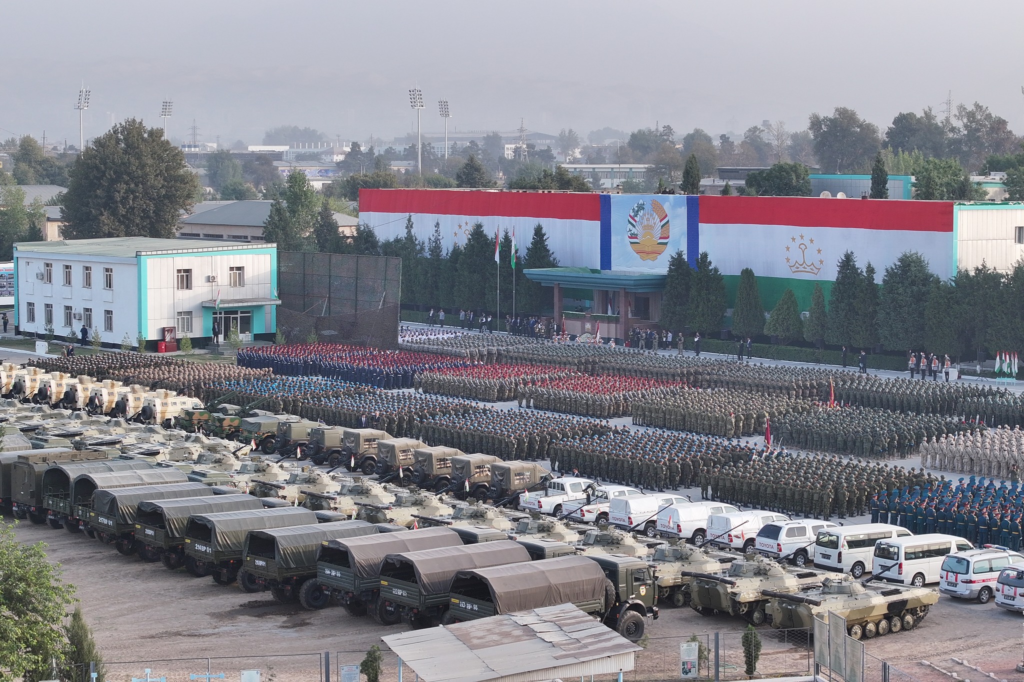 ﻿Иштирок дар паради ҳарбӣ ба муносибати 30-солагии таъсисёбии Гвардияи миллии Ҷумҳурии Тоҷикистон img
