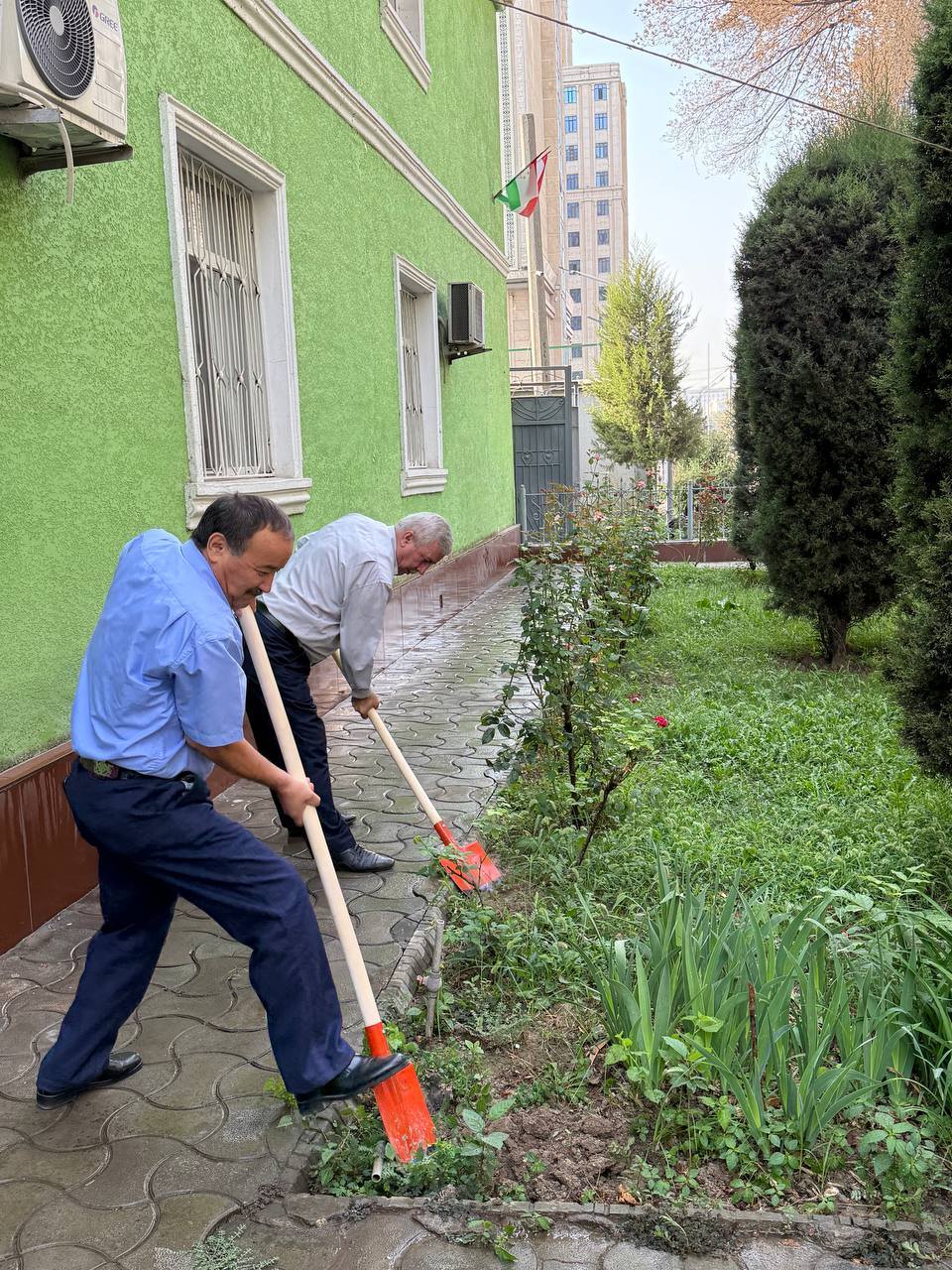 ﻿РАВАНДИ БАРГУЗОР НАМУДАНИ КОРҲОИ ОБОДОНИВУ СОЗАНДАГӢ, ТОЗАЮ ОЗОДА КАРДАНИ ҲУДУДУ АТРОФИ МУАССИСА img