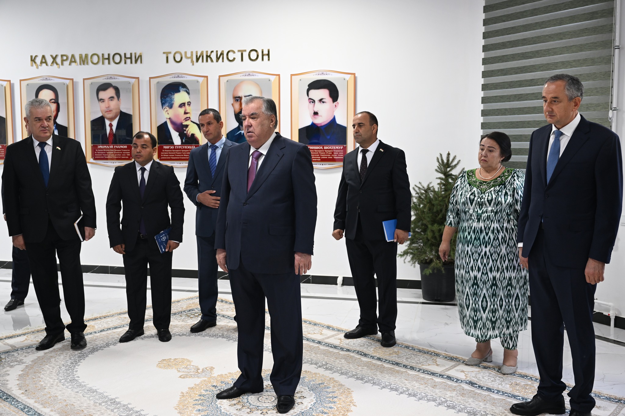 ﻿Ифтитоҳи фосилавии 3 муассисаи таҳсилоти миёнаи умумӣ, 2 кӯдакистон ва Маркази варзишии сайёҳӣ дар ноҳияи Ховалинг img
