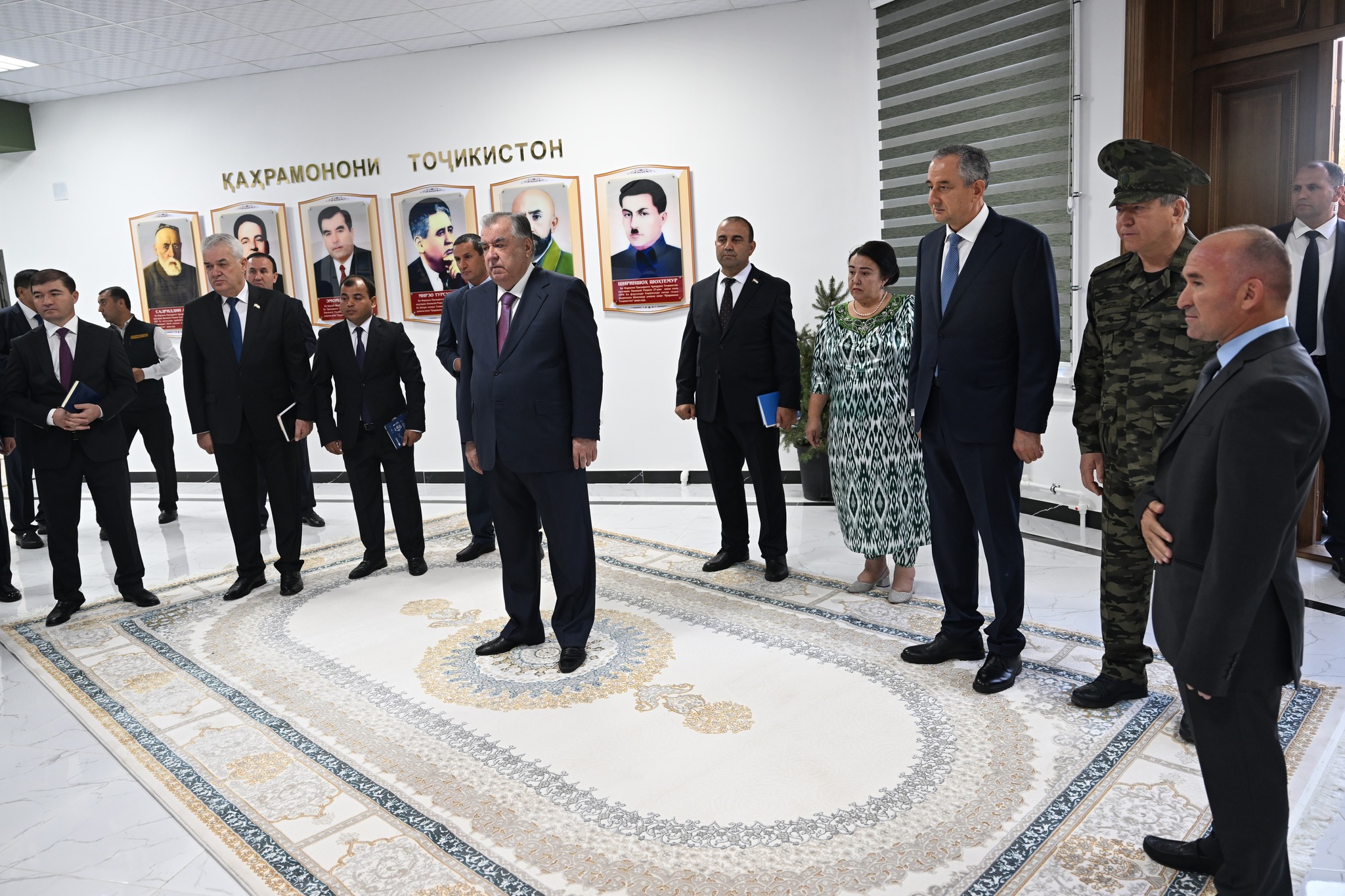 ﻿Ифтитоҳи фосилавии 3 муассисаи таҳсилоти миёнаи умумӣ, 2 кӯдакистон ва Маркази варзишии сайёҳӣ дар ноҳияи Ховалинг img