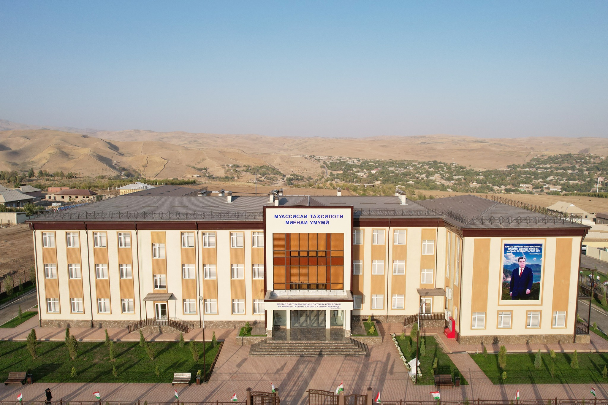 Ифтитоҳи Мактаби президентии ноҳияи Темурмалик img