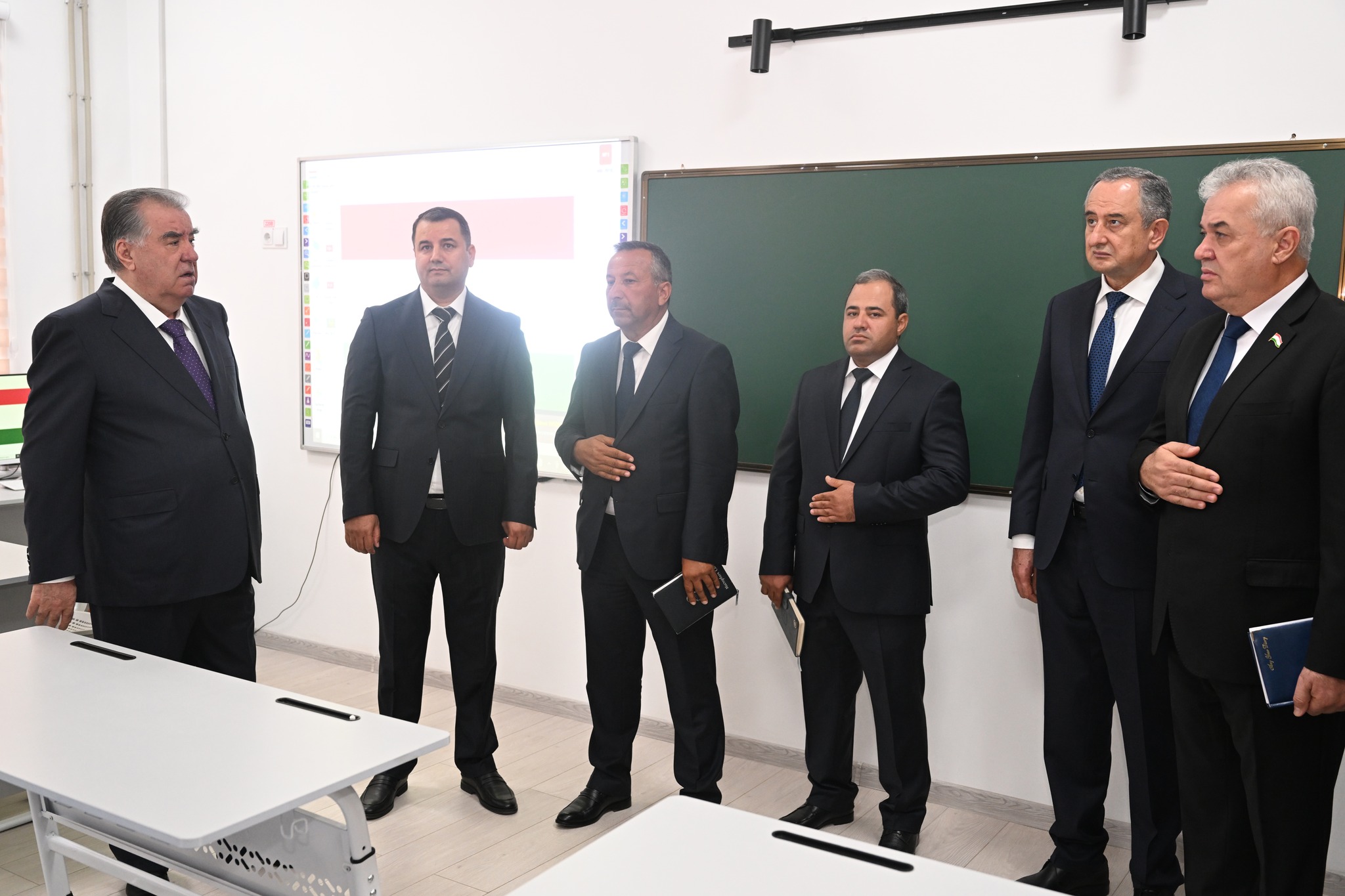 Ифтитоҳи Мактаби президентии ноҳияи Темурмалик img