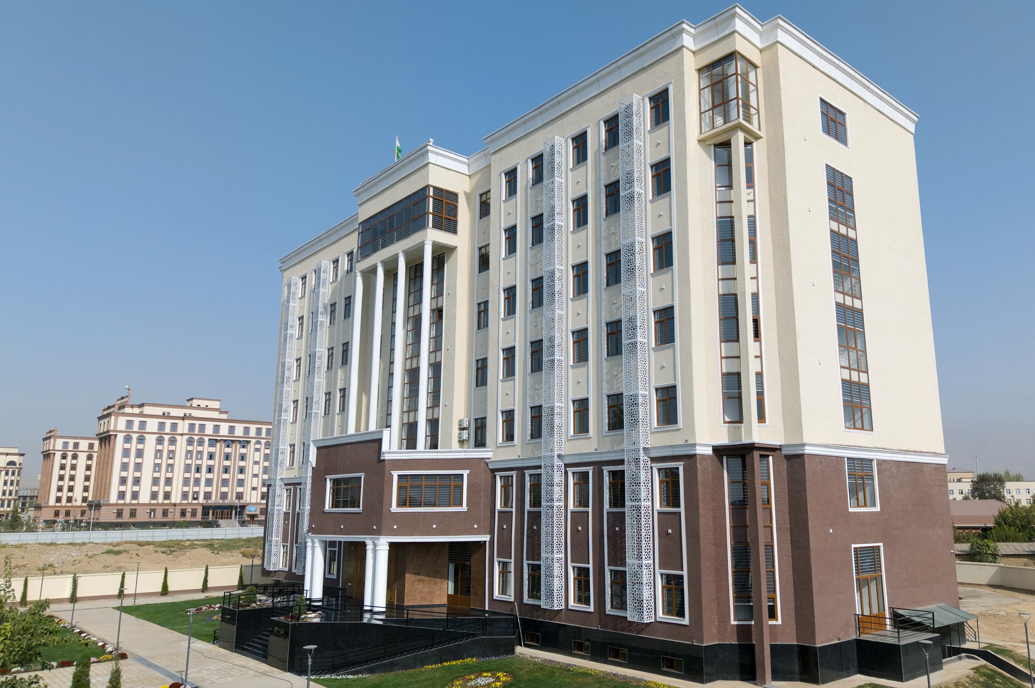﻿Ба истифода додани бинои нави раёсати маорифи ноҳияи Данғара img