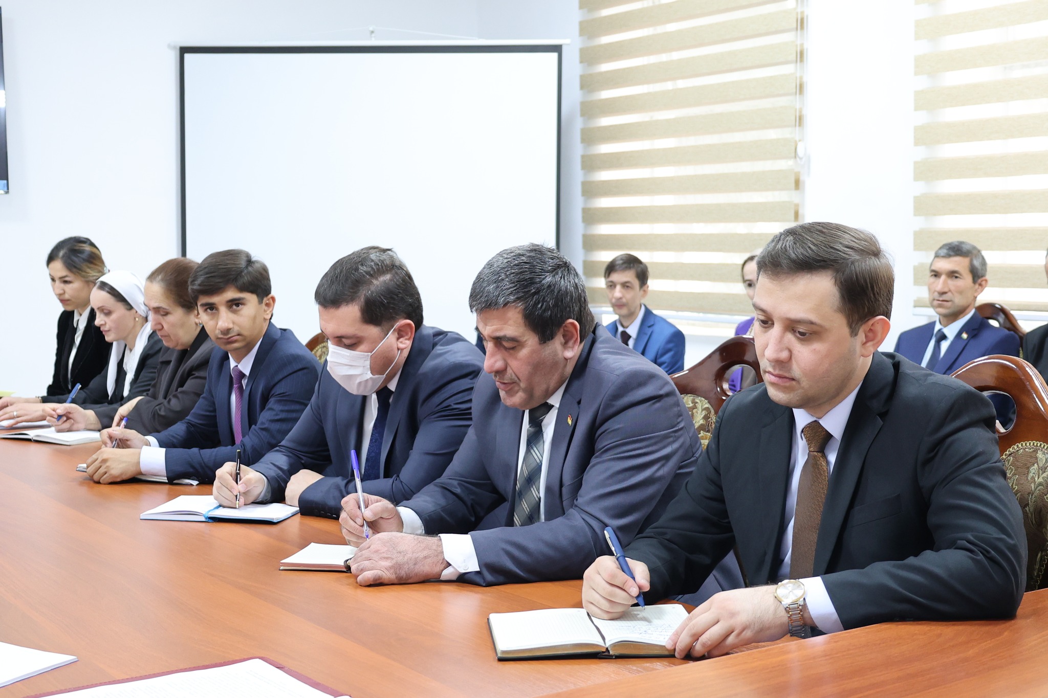 ҶАЛАСАИ ҲИСОБОТӢ ОИД БА ФАЪОЛИЯТИ МУАССИСАҲОИ ТАҲСИЛОТИ ИЛОВАГӢ img