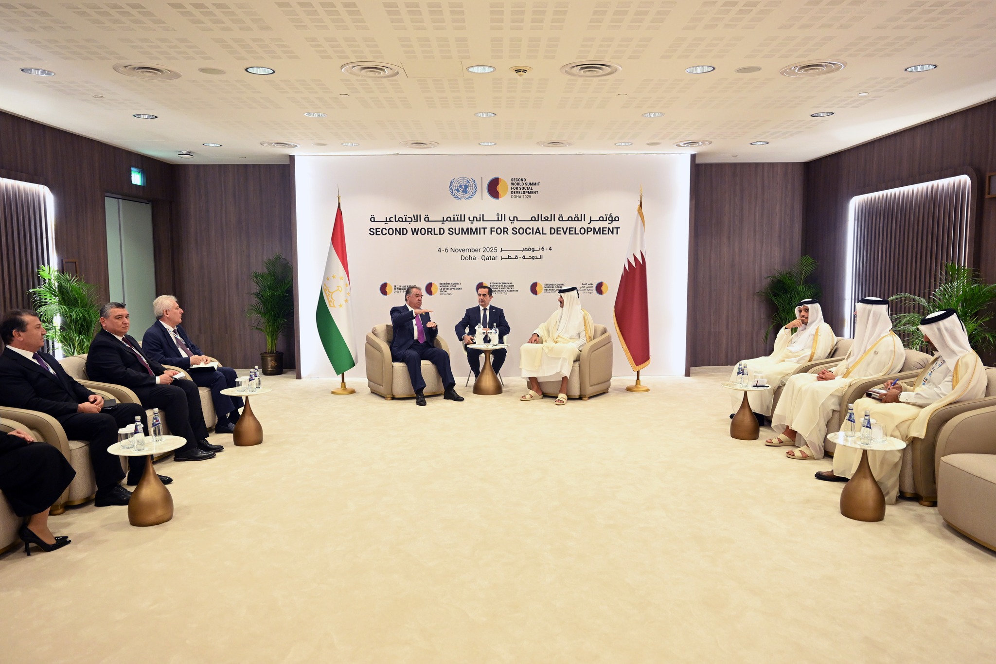 ﻿Мулоқот бо Амири Давлати Қатар Шайх Тамим ибни Ҳамад оли Сонӣ img