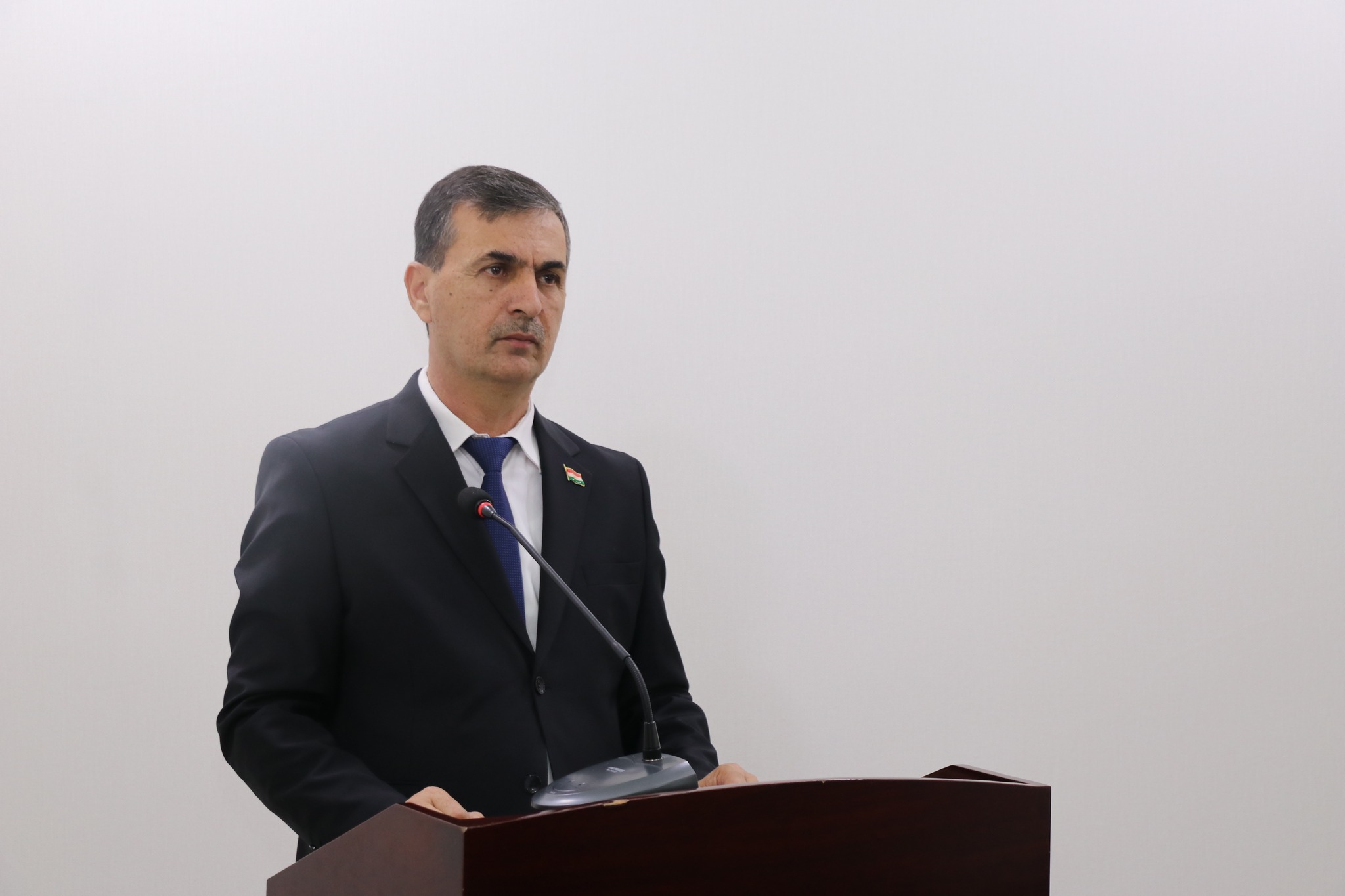 ﻿БАРРАСИИ ЛОИҲАИ БАРНОМАИ ТАЪМИН НАМУДАНИ МУАССИСАҲОИ ТАЪЛИМӢ БО КАБИНЕТҲОИ ФАННӢ ВА ОЗМОИШГОҲҲОИ МУҶАҲҲАЗИ ТАЪЛИМӢ БАРОИ СОЛҲОИ 2026–2030 img