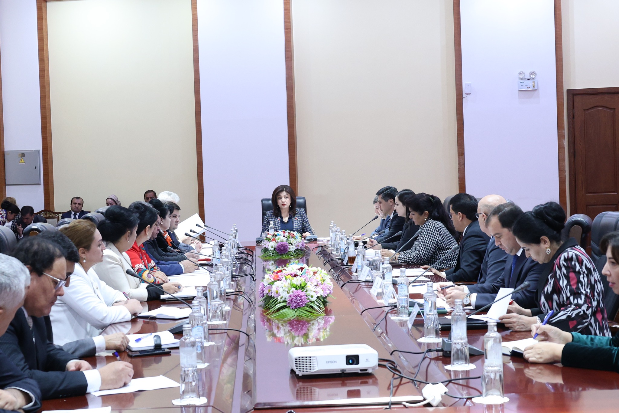 ДАВРИ ҶУМҲУРИЯВИИ ОЗМУНИ “ФУРӮҒИ СУБҲИ ДОНОӢ КИТОБ АСТ” БАРГУЗОР МЕГАРДАД img