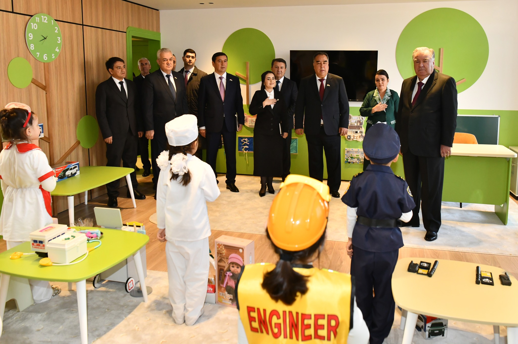 ﻿Ба истифода додани бинои Муассисаи томактабии хусусии ҶДММ Фортуна Ко, тариқи маҷозӣ ифтитоҳи 2 кӯдакистон дар шаҳри Хуҷанд, 1 кӯдакистон дар ноҳияи Айнӣ ва 8 маркази инкишофи кӯдак дар ноҳияи Кӯҳистони Мастчоҳ img