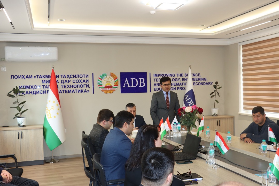 ﻿ТАҶЛИЛИ РӮЗИ ПАРЧАМИ ДАВЛАТӢ ДАР ДАФТАРИ КОРИИ ГУРӮҲИ ИДОРАКУНИИ ЛОИҲАИ STEM img