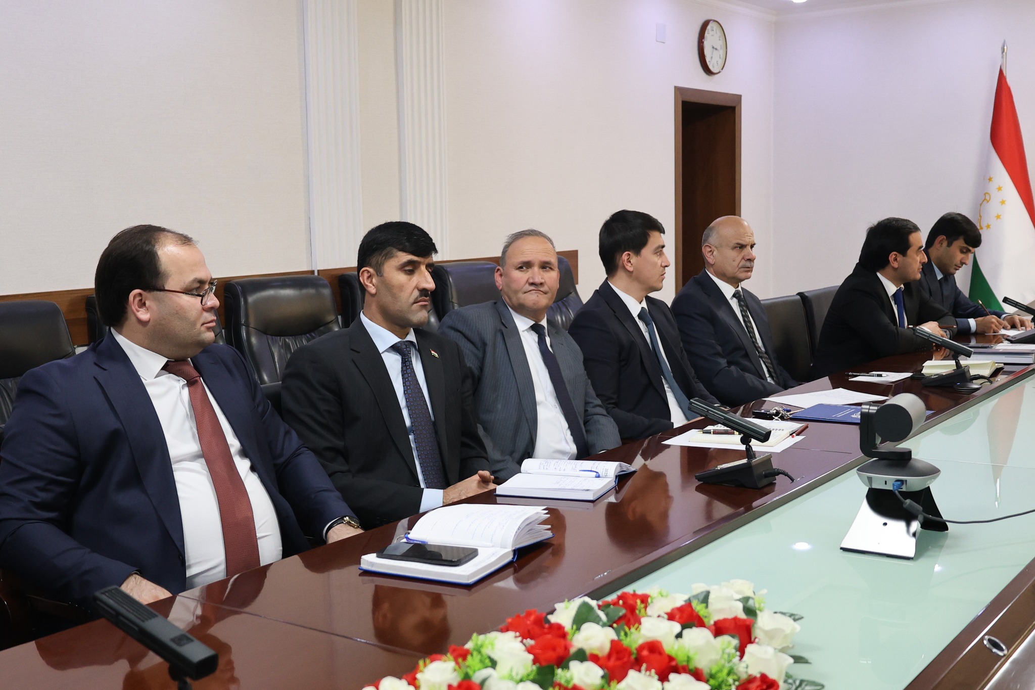 ﻿ВОХӮРИИ МАҶОЗӢ БО НАМОЯНДАГОНИ ДОНИШГОҲИ ОКСФОРДИ БРИТАНИЯИ КАБИР img