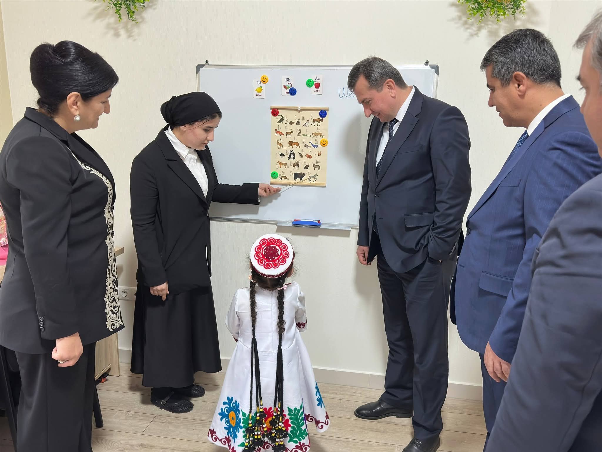 ﻿Ифтитоҳи муассисаи таҳсилоти томактабии хусусии «Фил ва паранда» img