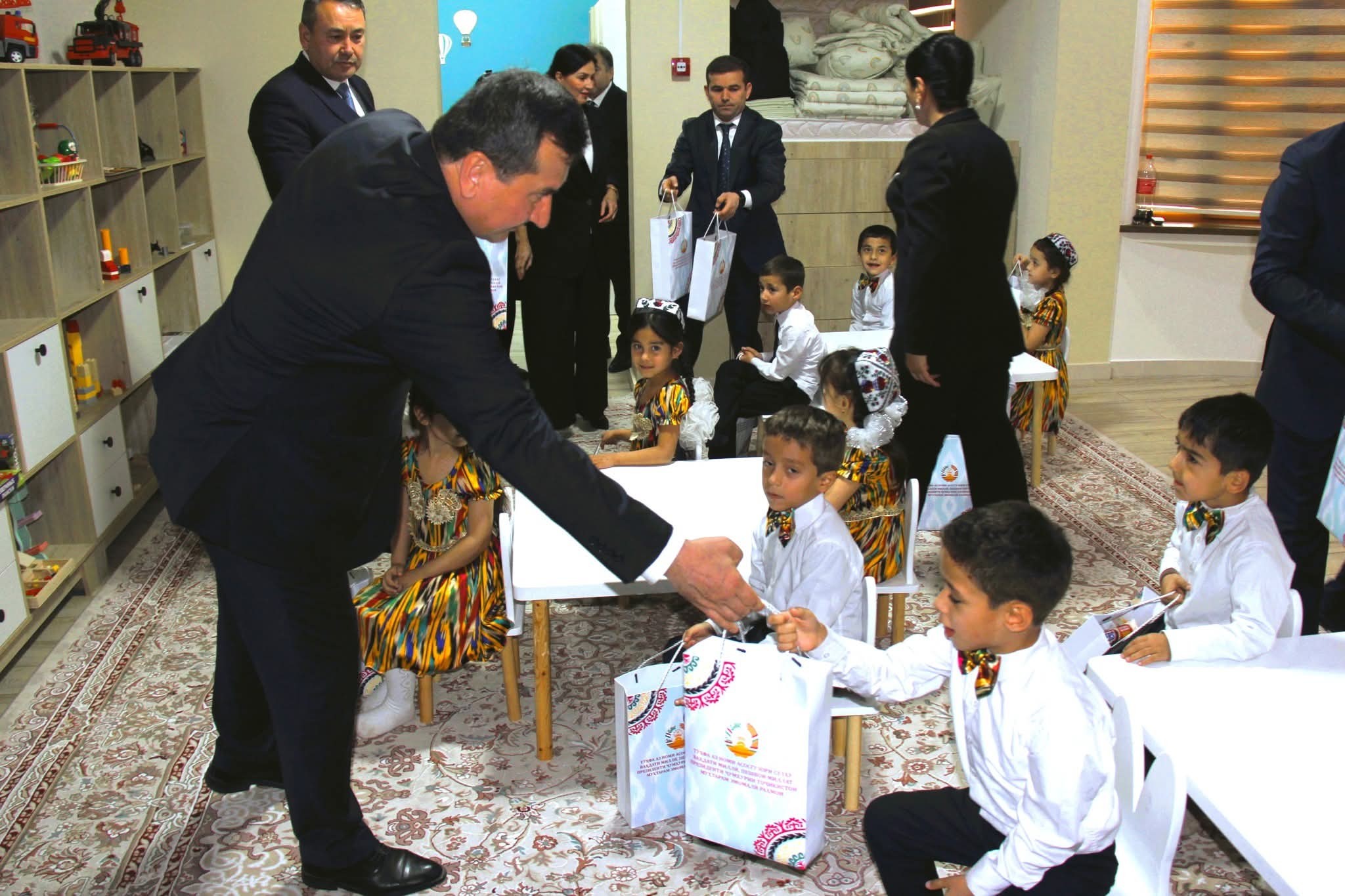 ﻿Ифтитоҳи муассисаи таҳсилоти томактабии хусусии «Фил ва паранда» img