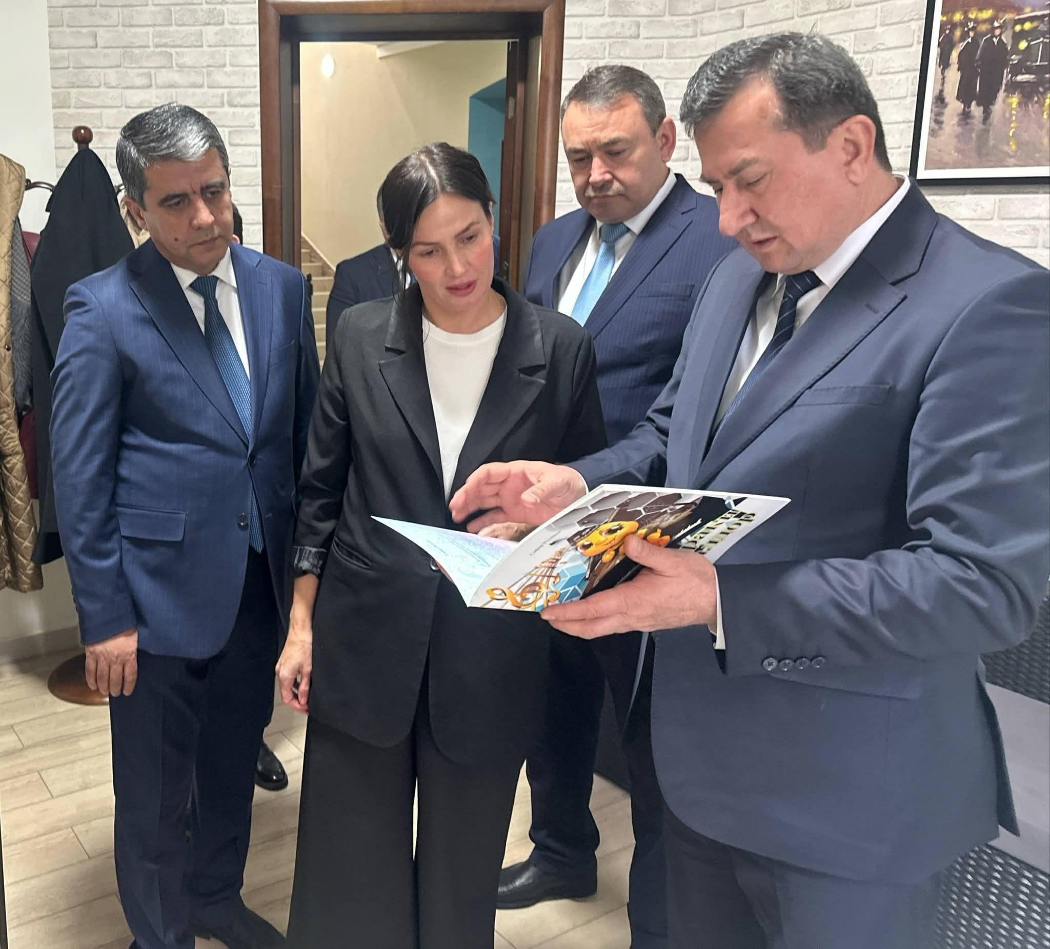 ﻿Ифтитоҳи муассисаи таҳсилоти томактабии хусусии «Фил ва паранда» img