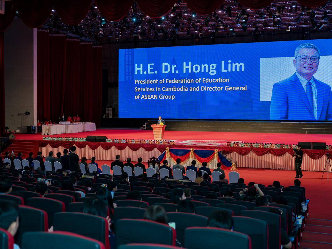 ДУРАХШИ ДАСТАИ ТОҶИКИСТОН ДАР ОЛИМПИАДАИ МАТЕМАТИКИИ АНГКОР–2025 img