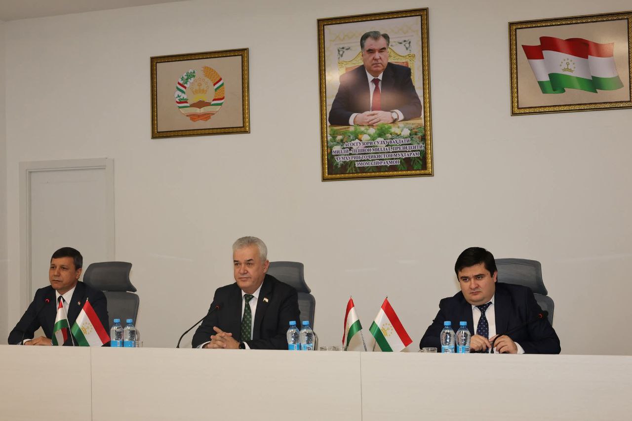 БАРГУЗОРИИ ҲАМОИШИ ИЛМӢ БАХШИДА БА ШАРҲУ ТАВЗЕҲИ ПАЁМИ ПЕШВОИ МИЛЛАТ МУҲТАРАМ ЭМОМАЛӢ РАҲМОН img