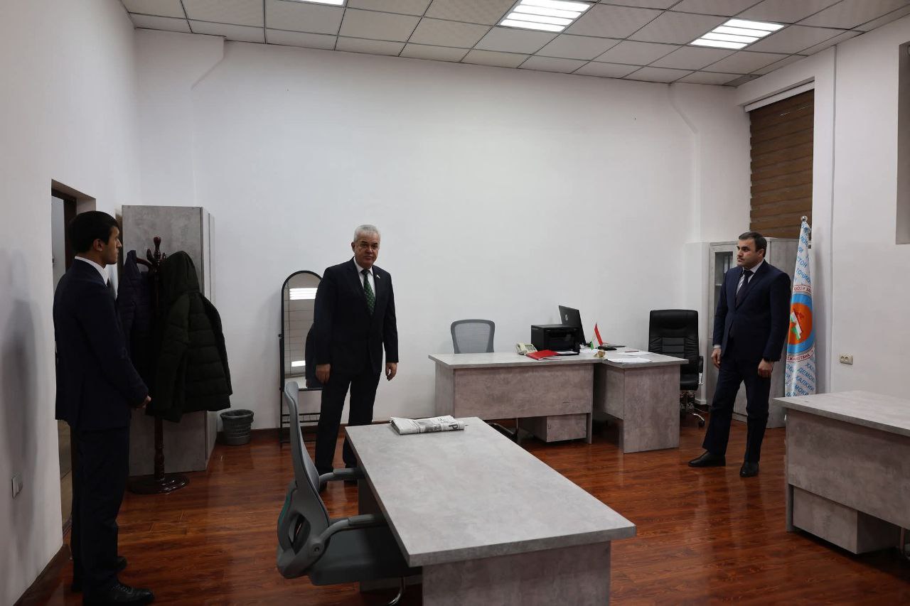 БОЗДИДИ ВАЗИРИ МАОРИФ ВА ИЛМ АЗ ЯК ҚАТОР МУАССИСАҲОИ ТОБЕИ ВАЗОРАТ img