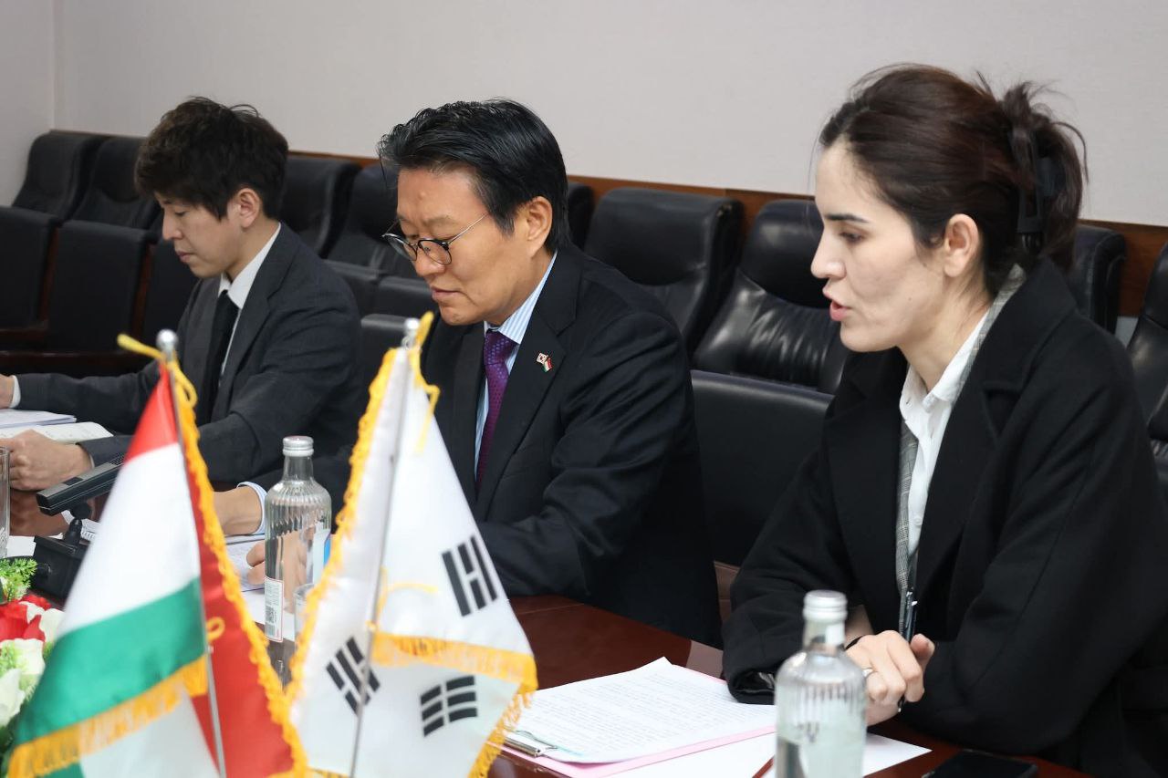 БАРРАСИИ ГУСТАРИШИ ҲАМКОРИҲО ДАР ВОХӮРӢ БО САФИРИ ҶУМҲУРИИ КОРЕЯ img