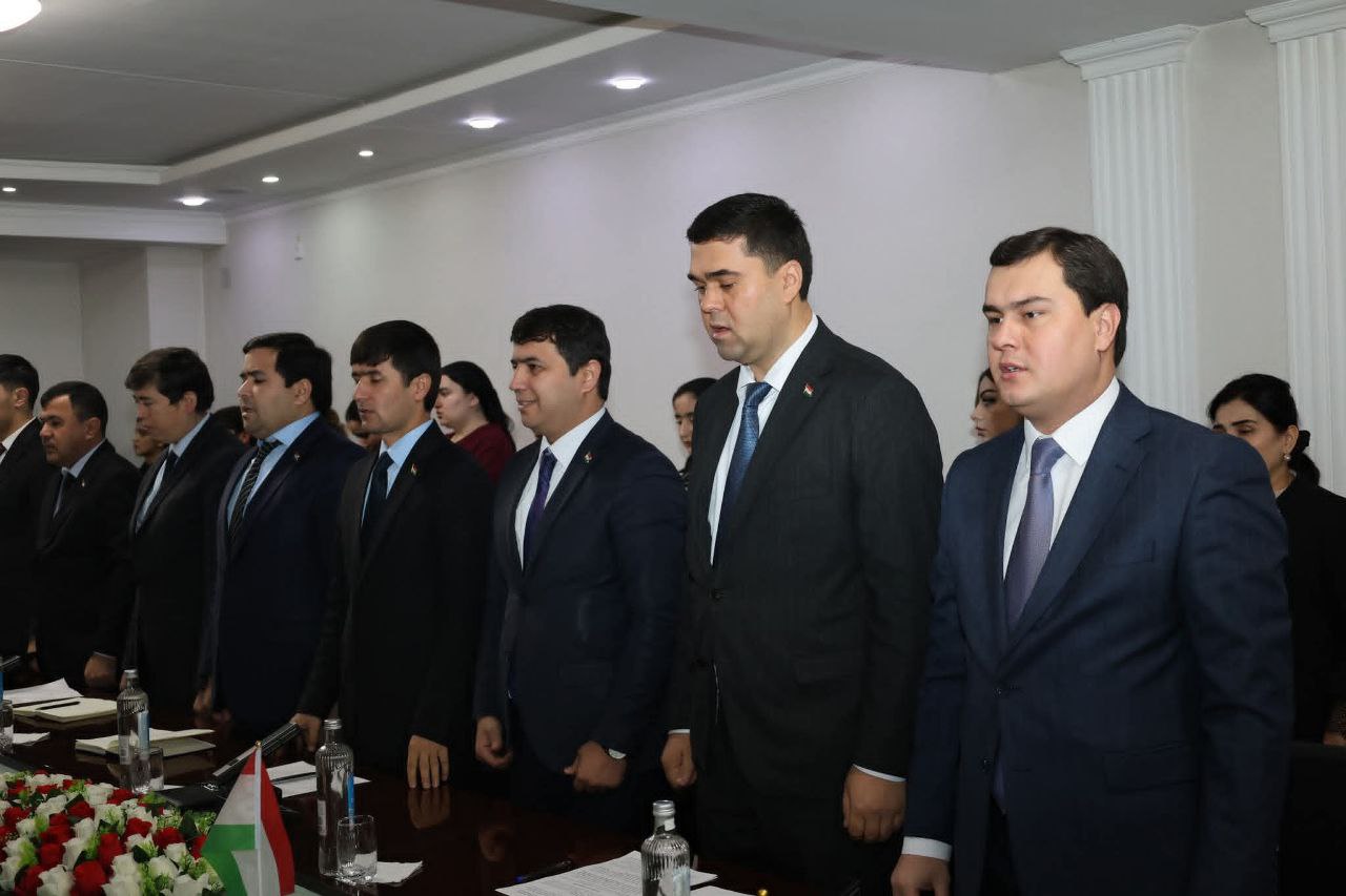 ШАРҲУ ТАВЗЕҲИ ПАЁМИ ПЕШВОИ МИЛЛАТ МУҲТАРАМ ЭМОМАЛӢ РАҲМОН ДАР ҲАМОИШИ ИЛМӢ img