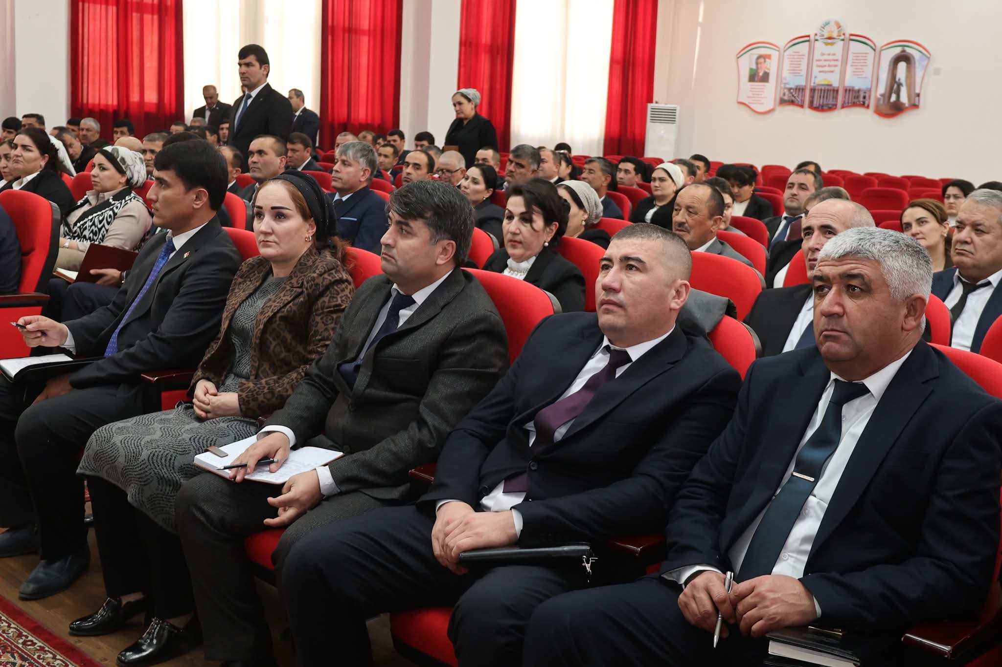 ВОХӮРӢ БО САРДОРОНИ РАЁСАТ, МУДИРОН ВА КИТОБДОРОНИ ШУЪБАҲОИ МАОРИФИ ШАҲРУ НОҲИЯҲОИ ҶУМҲУРӢ img