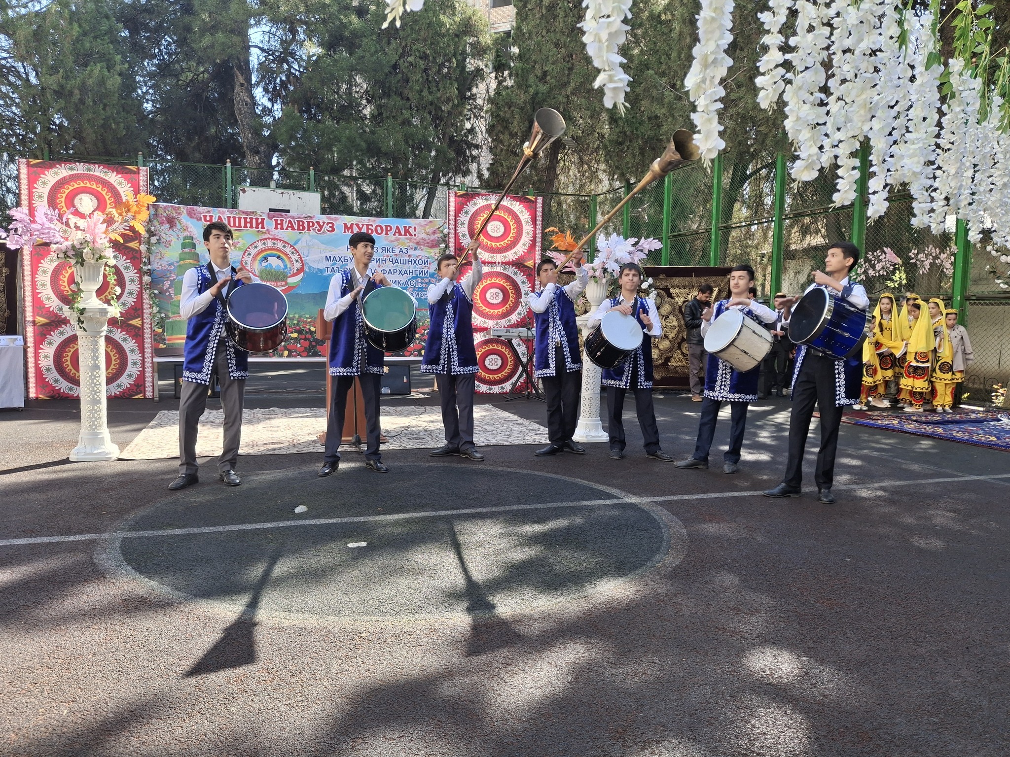 ТАНТАНАҲОИ НАВРӮЗИ БАЙНАЛМИЛАЛӢ ДАР МАРКАЗИ ҶУМҲУРИЯВИИ МУАССИСАҲОИ ТАҲСИЛОТИ ИЛОВАГӢ img