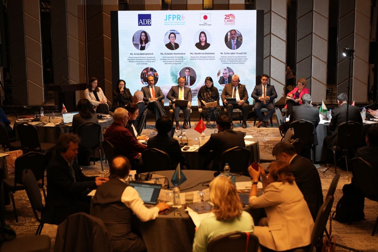 ИШТИРОКИ МУОВИНИ ВАЗИР ДАР ҶАЛАСАИ СЕЮМИ СОЛОНАИ ГУРӮҲИ КОРИИ БАРНОМАИ ҲАМКОРИИ ИҚТИСОДИИ МИНТАҚАВИИ ОСИЁИ МАРКАЗӢ img