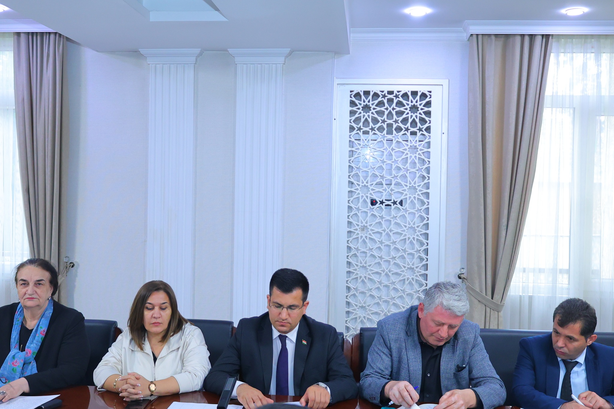 БАРРАСИИ МАСЪАЛАҲОИ МУҲИММИ ТАҲИЯ ВА НАШРИ КИТОБҲОИ ДАРСӢ ДАР МИЗИ МУДАВВАР img