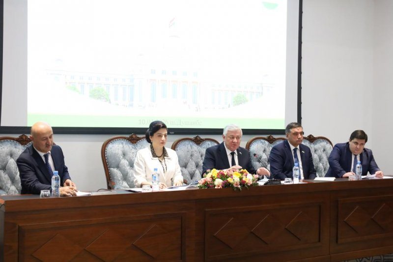 Дар Душанбе масъалаҳои таълиму тарбия, сифати таҳсил ва гузариш ба низоми 12-солаи таълим баррасӣ гардиданд img