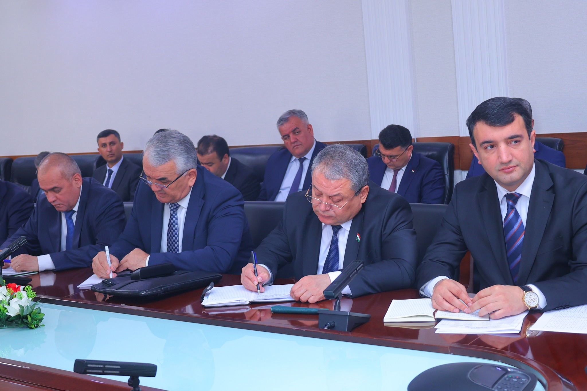 БАРГУЗОРИИ МАШВАРАТИ КОРӢ ОИД БА ОМОДАГӢ БА ҶАШНИ 35-СОЛАГИИ ИСТИҚЛОЛИЯТИ ДАВЛАТӢ img