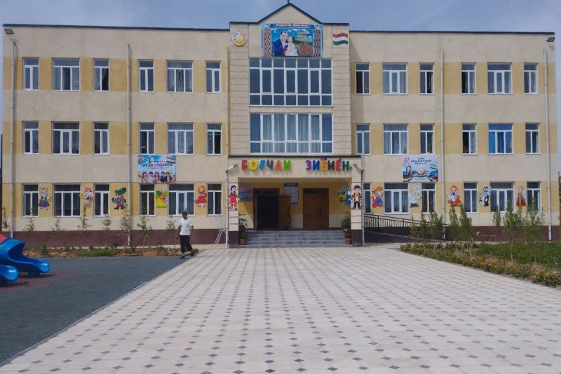 СОЛИ ОБОДОНИВУ СОЗАНДАГӢ. Бо саҳми соҳибкори ватанӣ дар ноҳияи Қубодиён муассисаи томактабӣ бунёд гардид img