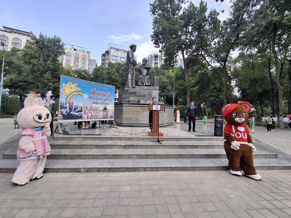 ТАҶЛИЛИ РӮЗИ БАЙНАЛМИЛАЛИИ ҲИФЗИ КӮДАКОН ДАР ШАҲРИ ДУШАНБЕ img