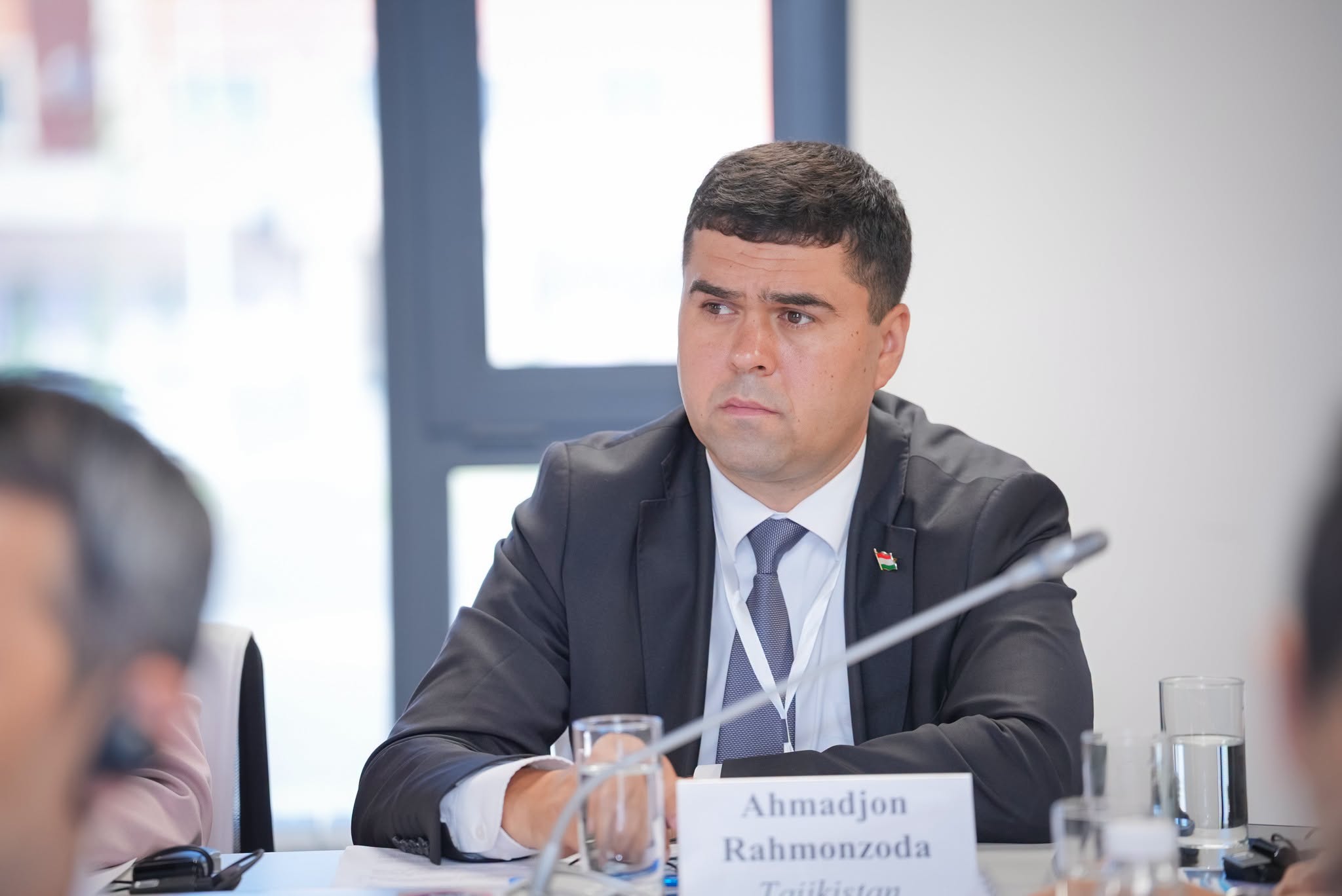 НАМОЯНДАИ ВАЗОРАТИ МАОРИФ ВА ИЛМ ДАР МУЛОҚОТИ БАЙНАЛМИЛАЛӢ ОИД БА ИСТИФОДАИ КОНВЕНСИЯИ ЮНЕСКО ДАР БОРАИ ЭЪТИРОФИ ТАХАССУСҲО ИШТИРОК НАМУД img