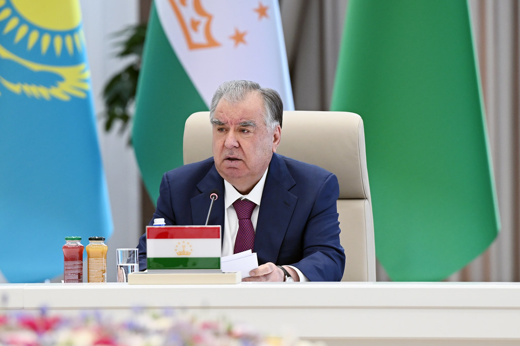 Иштирок дар Вохӯрии ғайрирасмии машваратии сарони давлатҳои Осиёи Марказӣ ва Озарбойҷон img