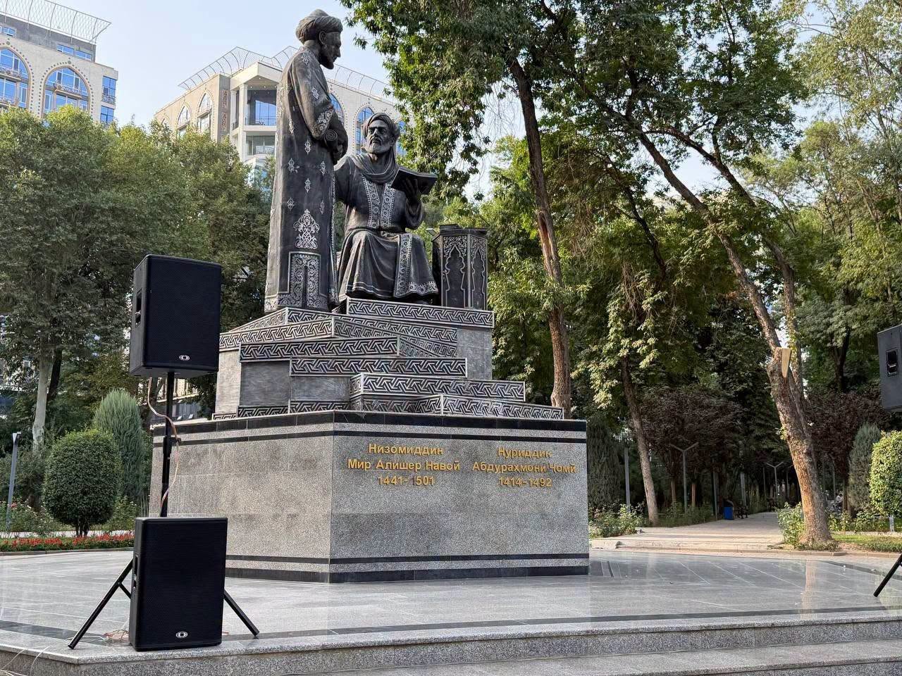 «НАВРӮЗ» ДАР МЕҲМОНИИ ҶОМӢ ВА НАВОӢ img