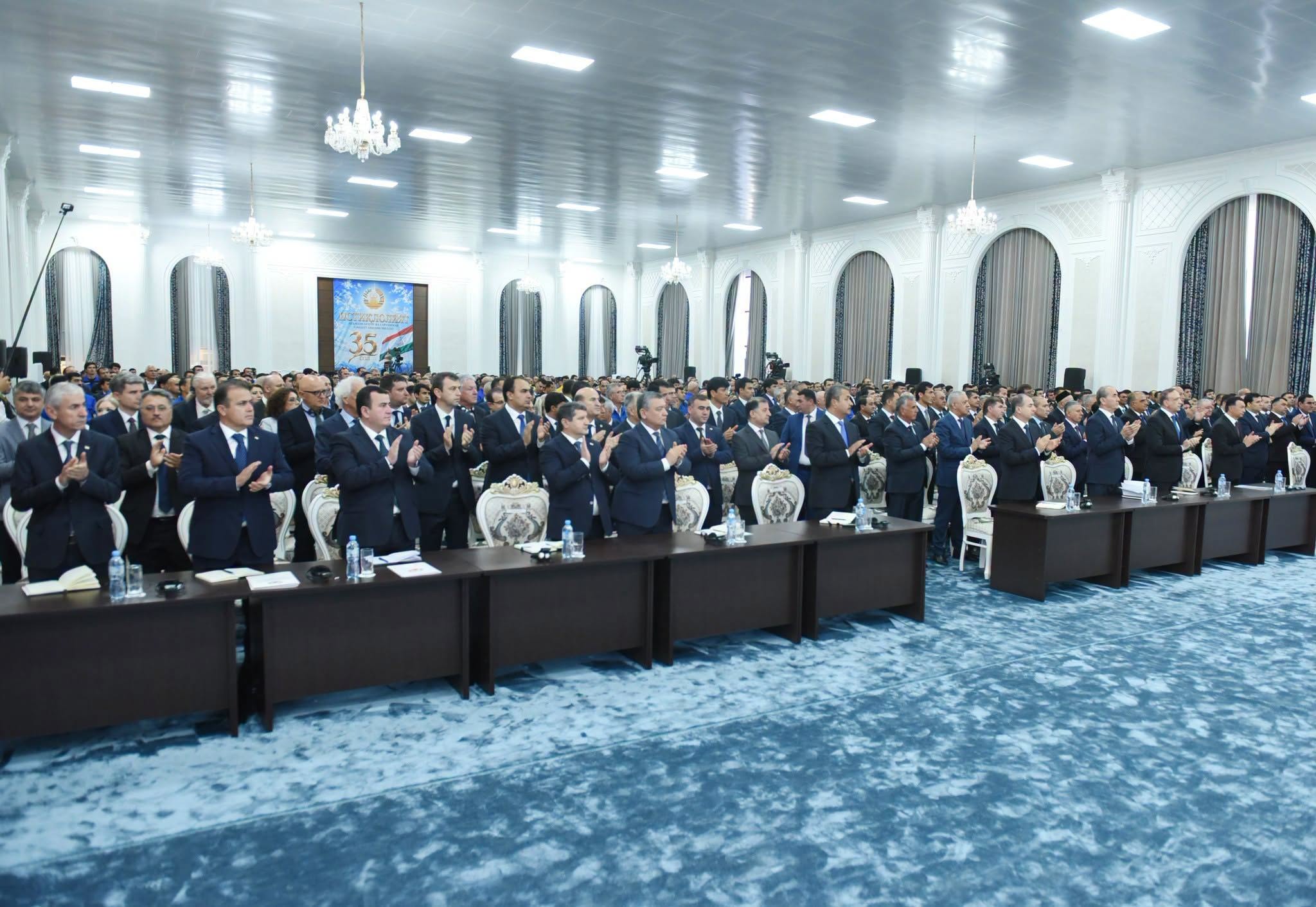 Мулоқот бо бунёдгарони Неругоҳи Роғун img