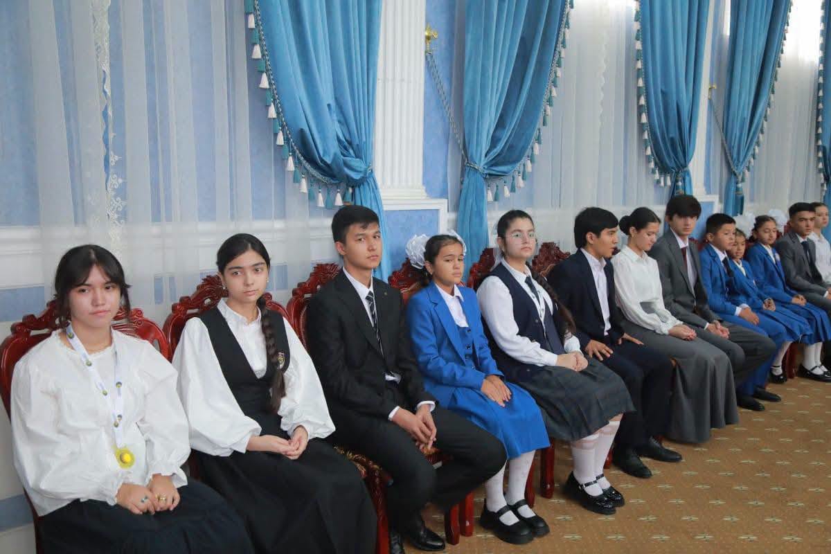 СУҒД: ҒОЛИБОНИ ОЛИМПИАДАҲО ВА ОМӮЗГОРОНИ ОНҲО ҚАДРДОНӢ ШУДАНД img