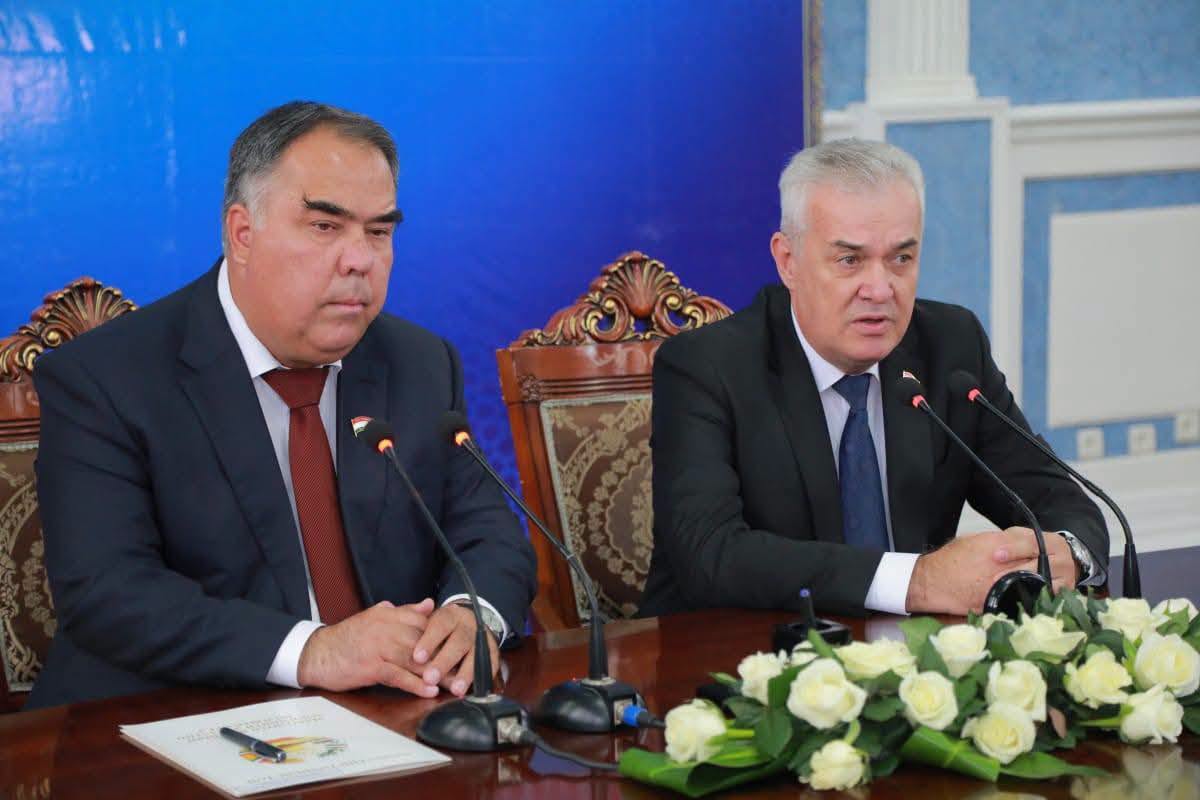 СУҒД: ҒОЛИБОНИ ОЛИМПИАДАҲО ВА ОМӮЗГОРОНИ ОНҲО ҚАДРДОНӢ ШУДАНД img