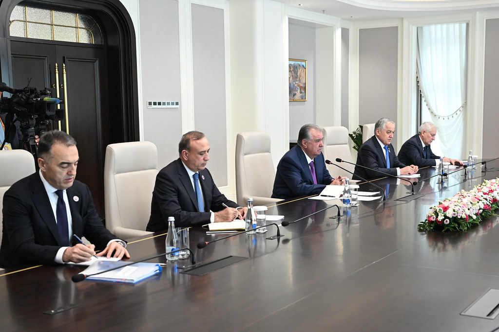 Мулоқот бо  Сарвазири Ҷумҳурии Арманистон Никол Пашинян img