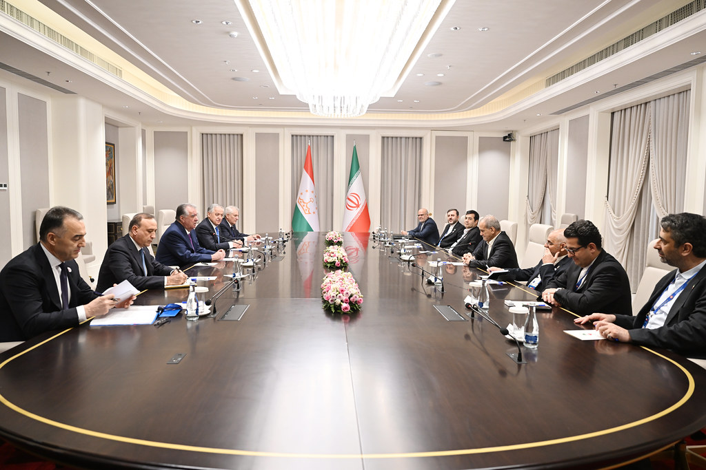 Мулоқот бо Президенти Ҷумҳурии Исломии Эрон Масъуд Пизишкиён img