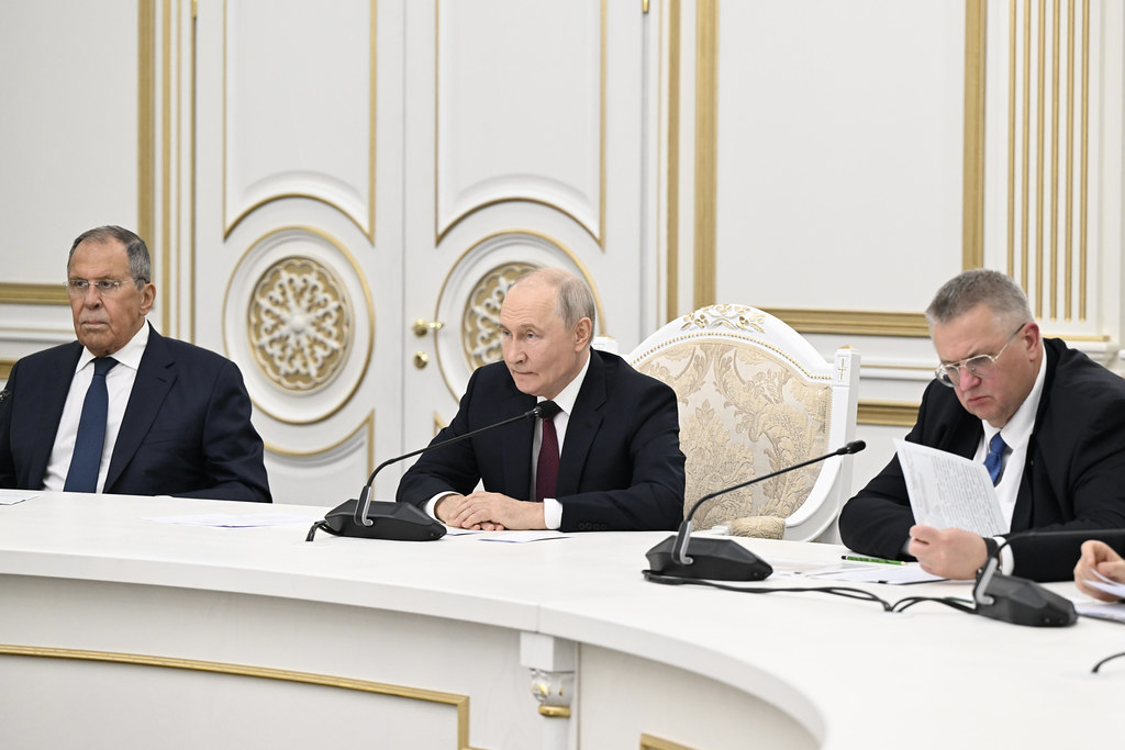 Мулоқот бо Президенти Федератсияи Русия Владимир Путин img
