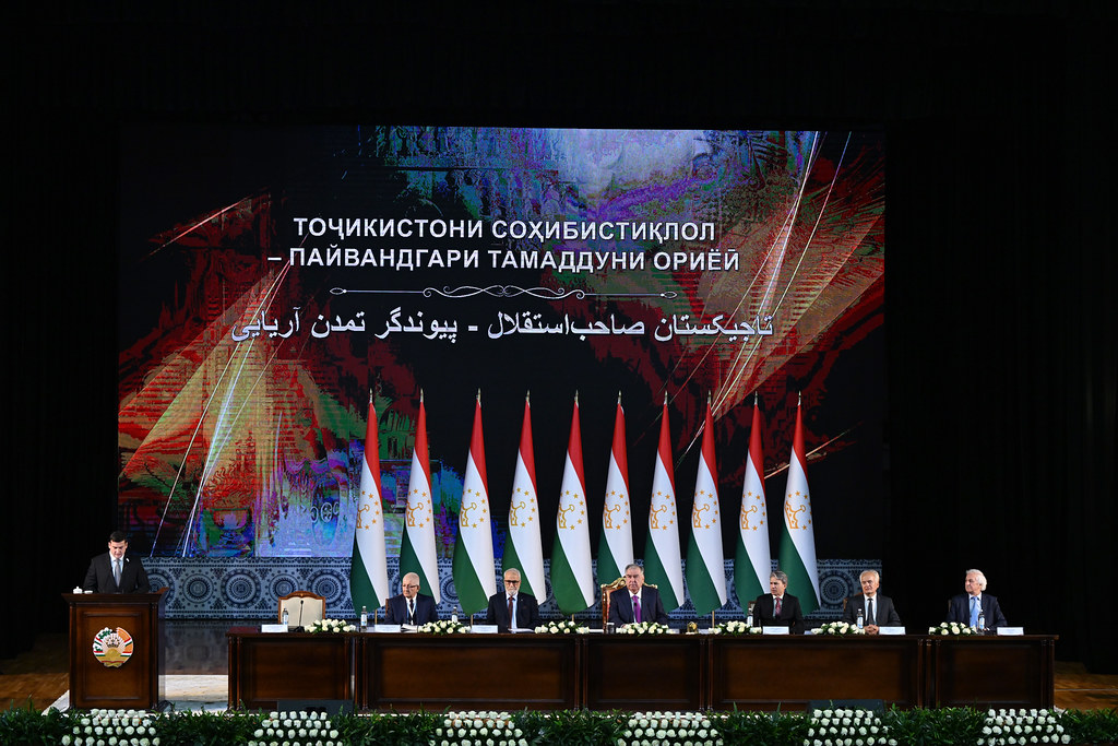 Суханронӣ дар ҳамоиши илмии Анҷумани тоҷикон ва форсизабонони ҷаҳон – «Пайванд» img