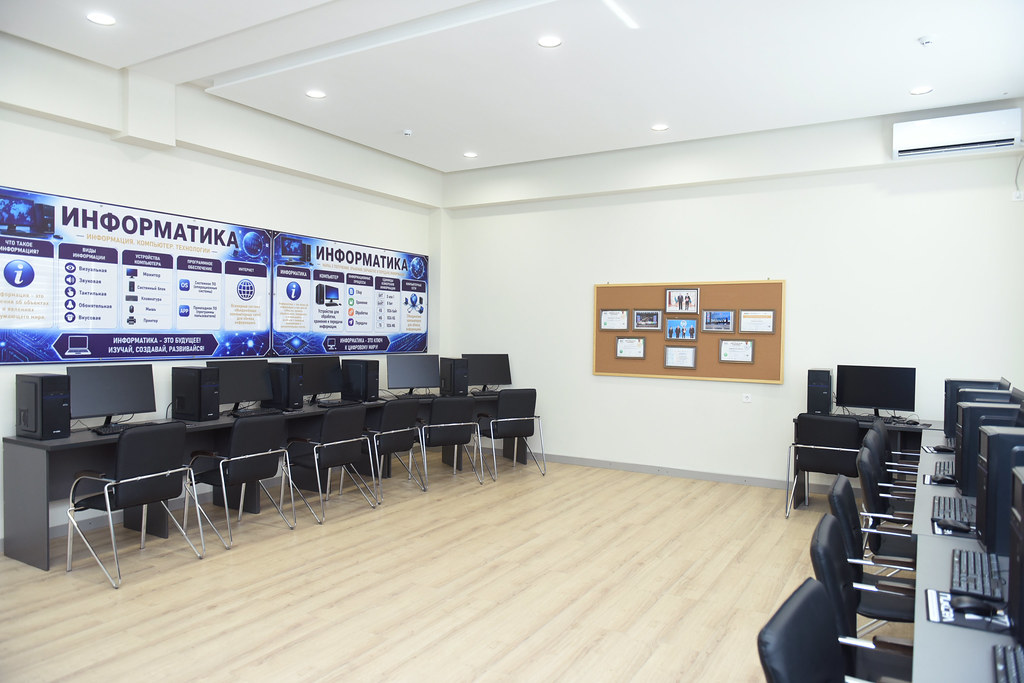 Ифтитоҳи гимназияи хусусии Ҳаёт дар ноҳияи Бобоҷон Ғафуров img